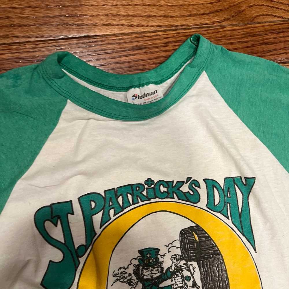Vintage 1981 St Patricks Day Adult Shirt Size Lar… - image 3