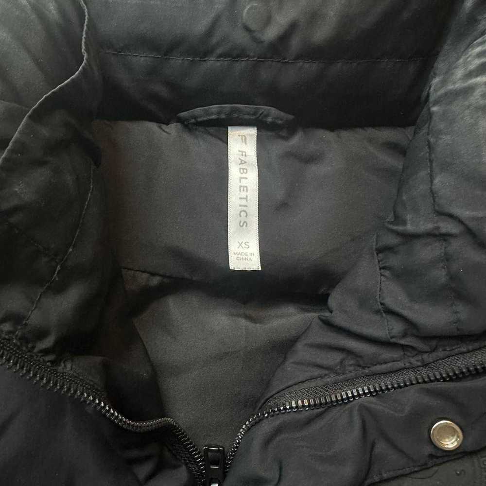 Fabletics XS Fabletics Expedition Puffer Vest Bla… - image 4