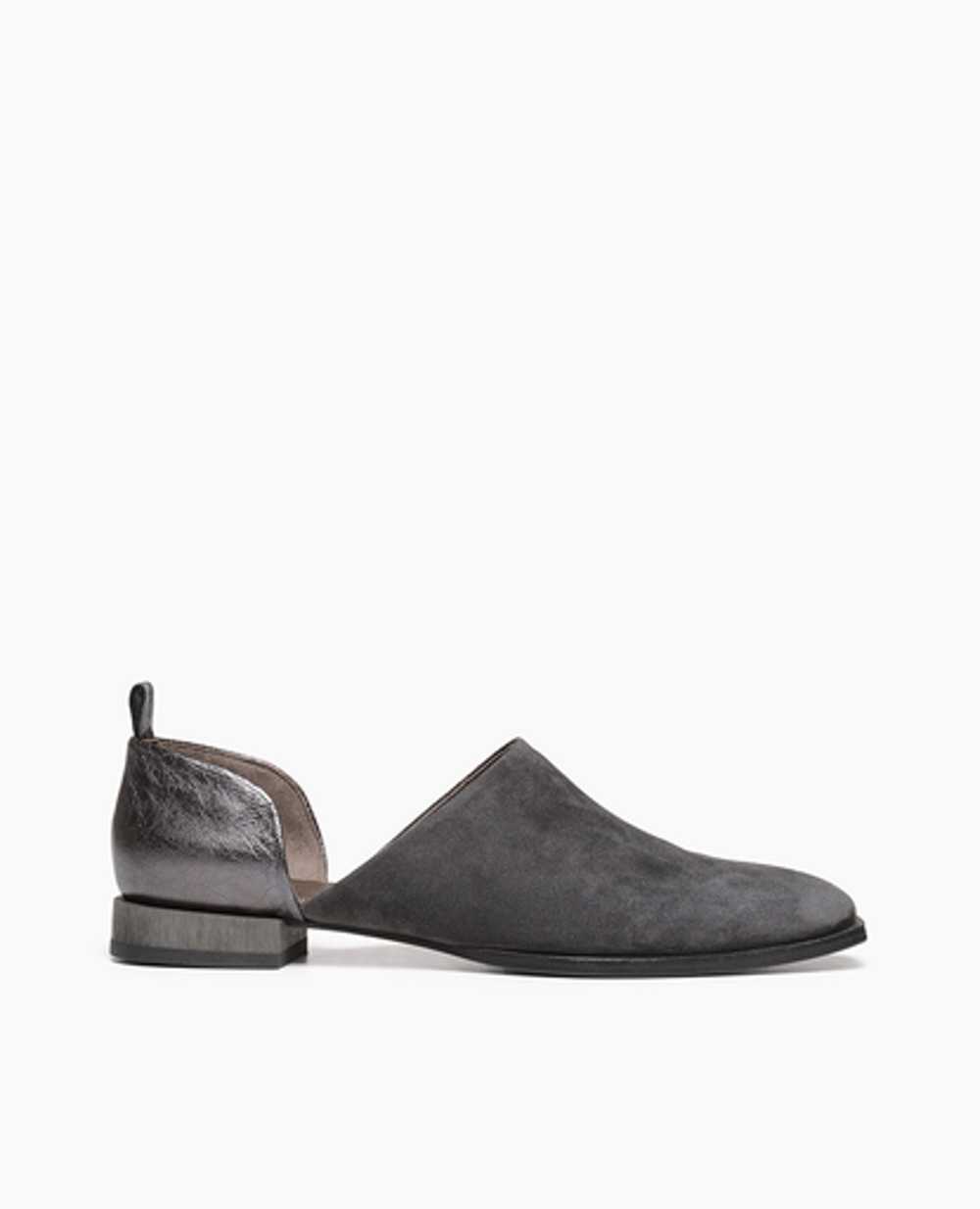 Coclico Suave Flat - Charcoal Suede / Calcita Met… - image 1