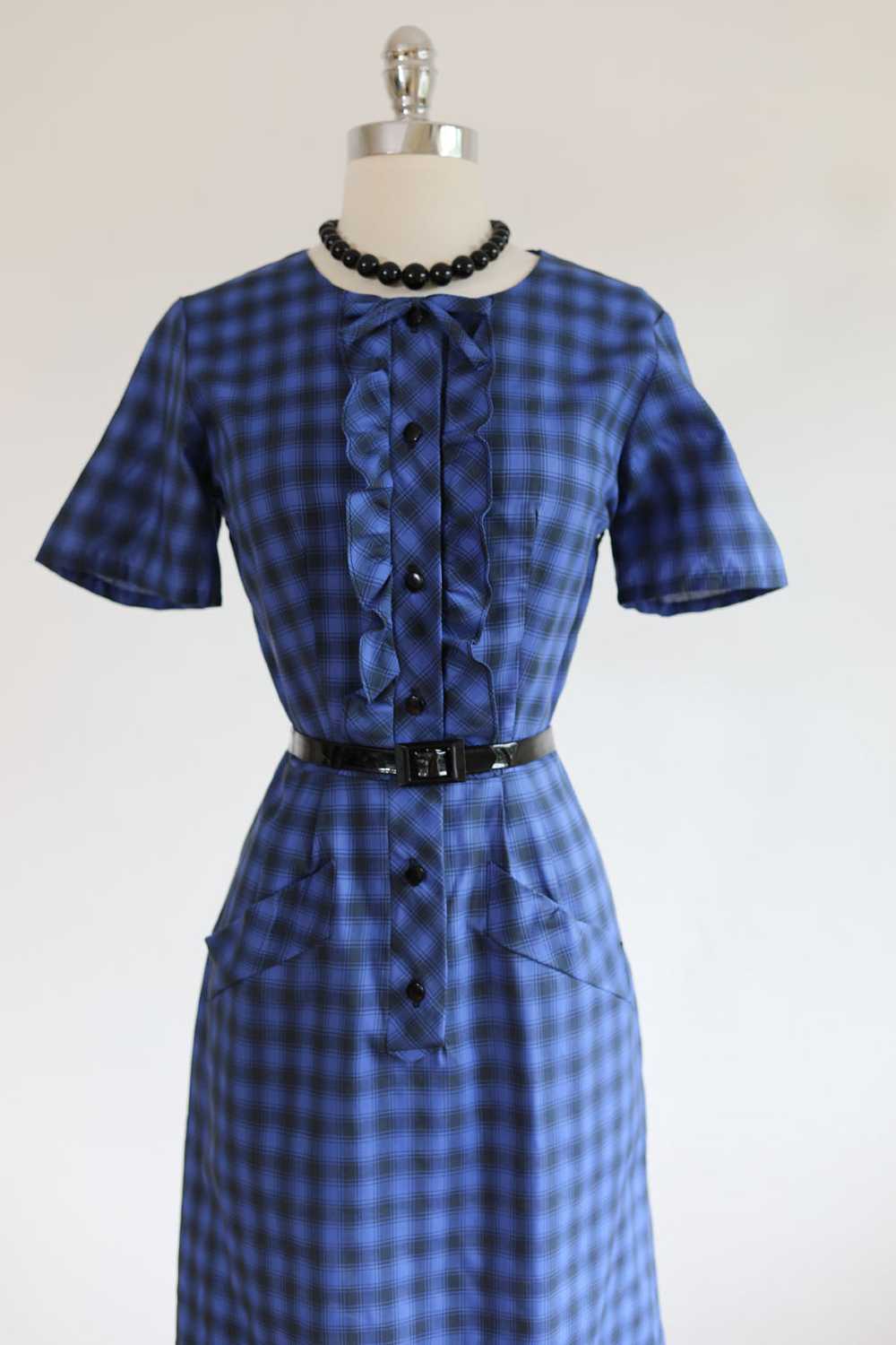 Vintage 1950s Dress - SMART! Blue Black Plaid Fan… - image 2