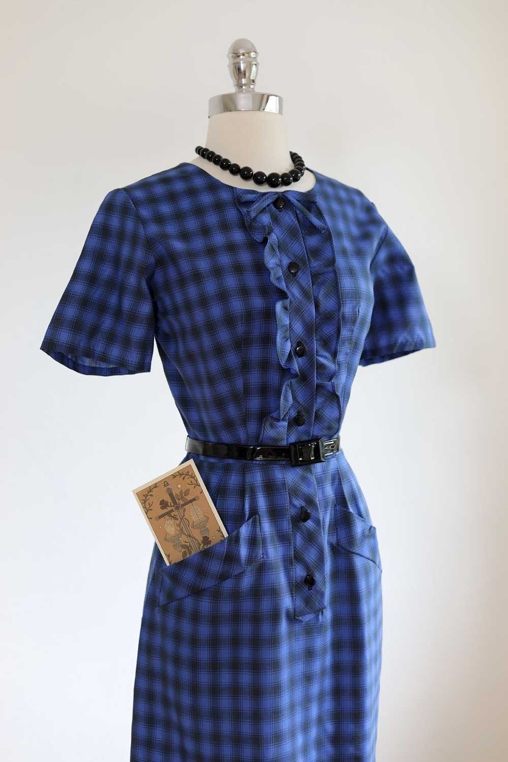 Vintage 1950s Dress - SMART! Blue Black Plaid Fan… - image 5