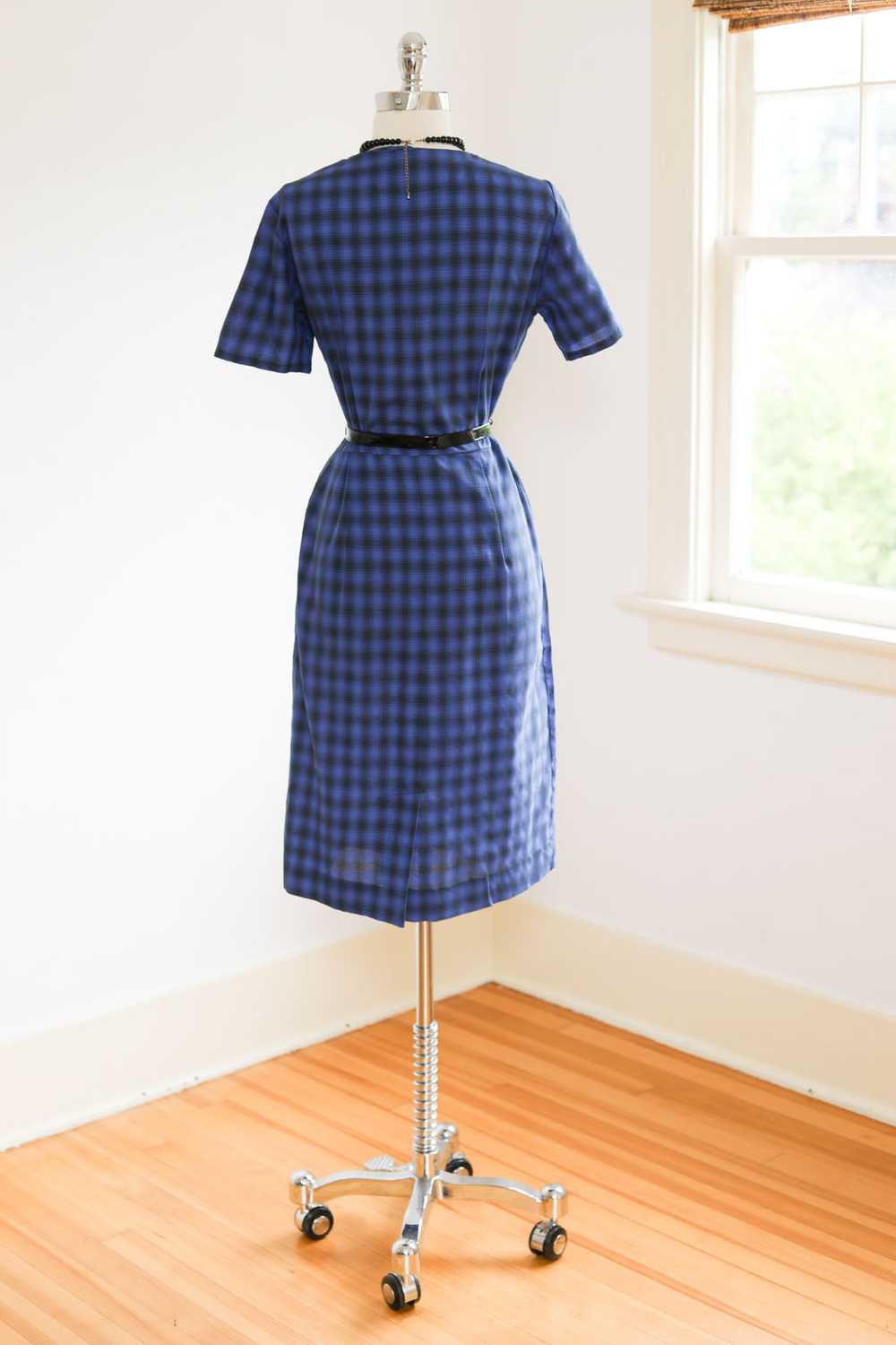 Vintage 1950s Dress - SMART! Blue Black Plaid Fan… - image 6