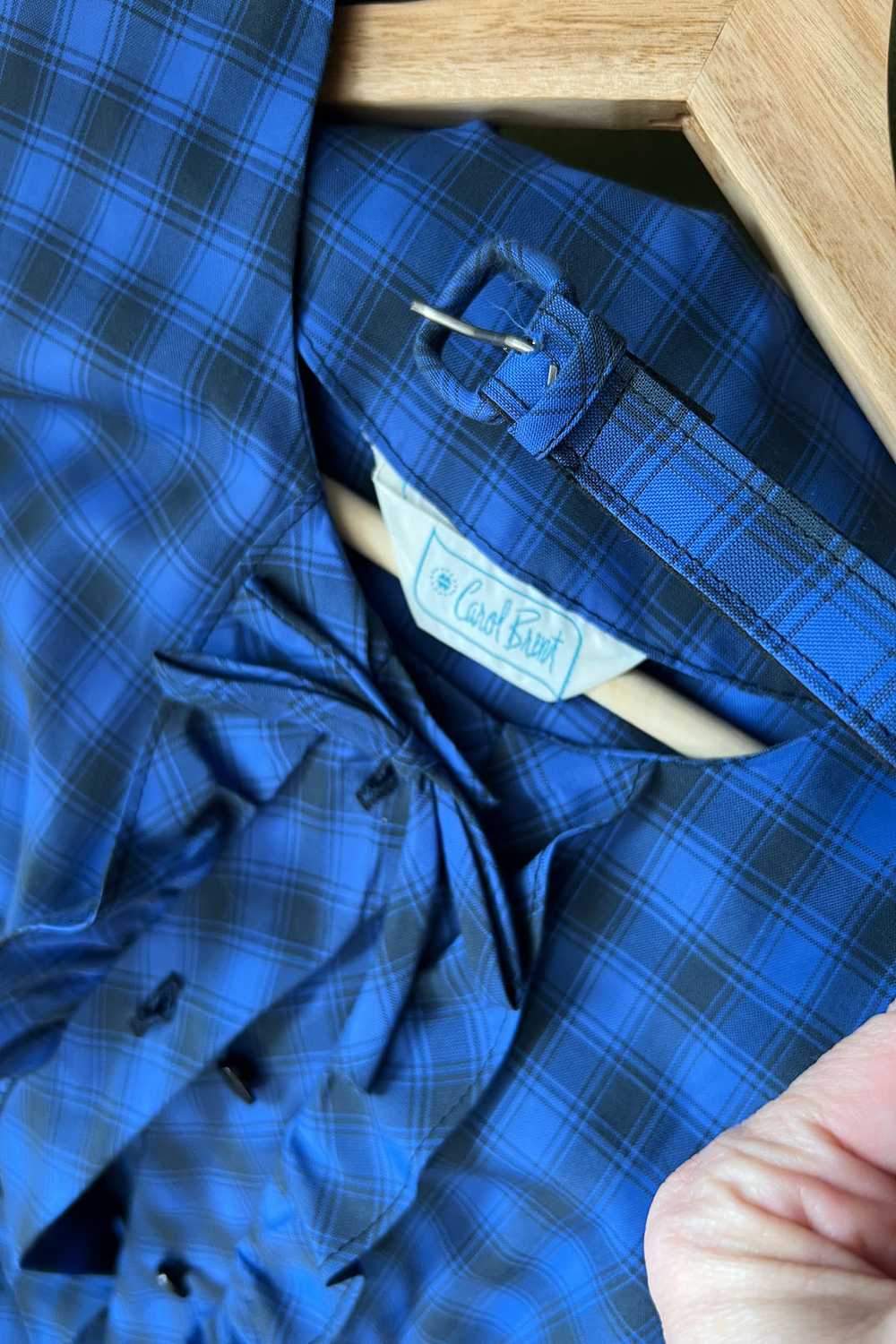 Vintage 1950s Dress - SMART! Blue Black Plaid Fan… - image 7