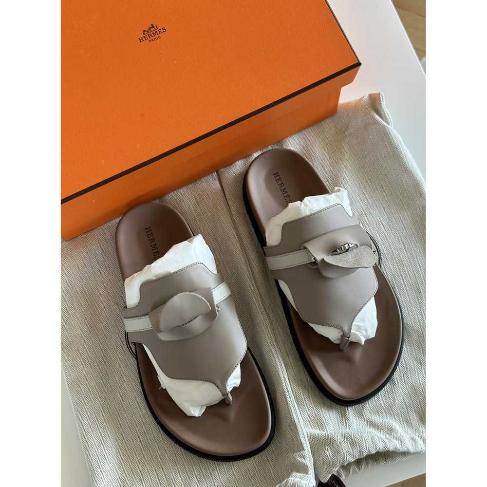 Hermès Empire leather flip flops - Gem