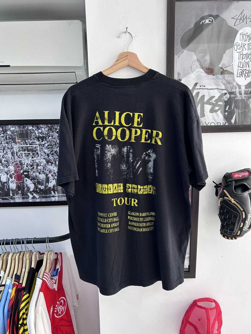 Rock T Shirt × Vintage Alice Cooper 2000 Brutal P… - image 2