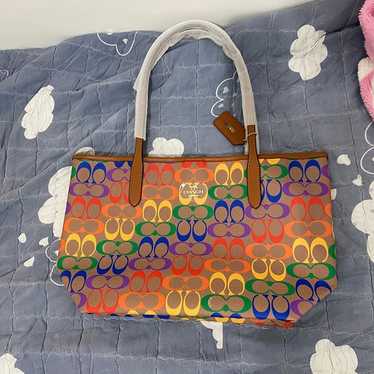 COACH CITY TOTE IN RAINBOW SIGNATURE CANVAS NWT