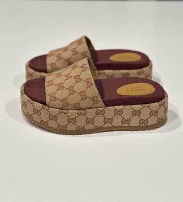 Gucci Gucci Monogram Platform Slides