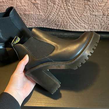 Dr. Martens Hurston Heeled Chelsea Boots