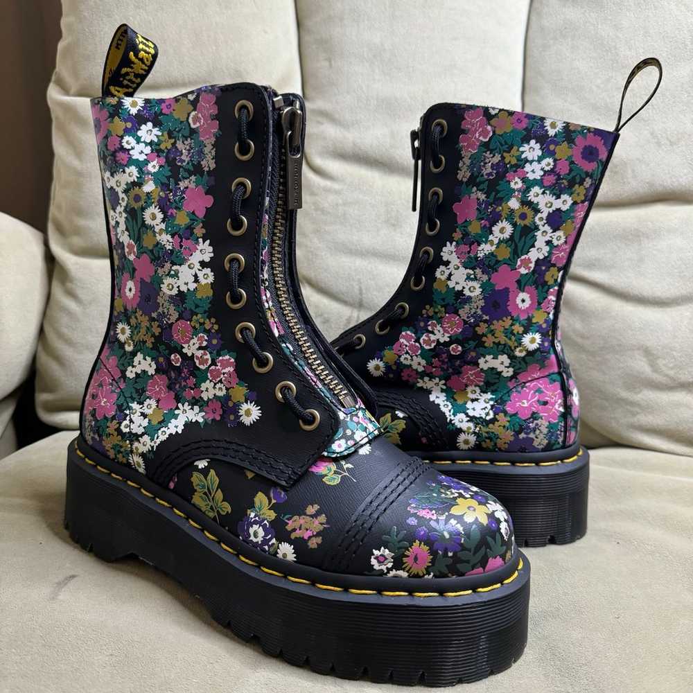 NWOT Dr. Martens Sinclair Hi Floral Platform Boot… - image 9