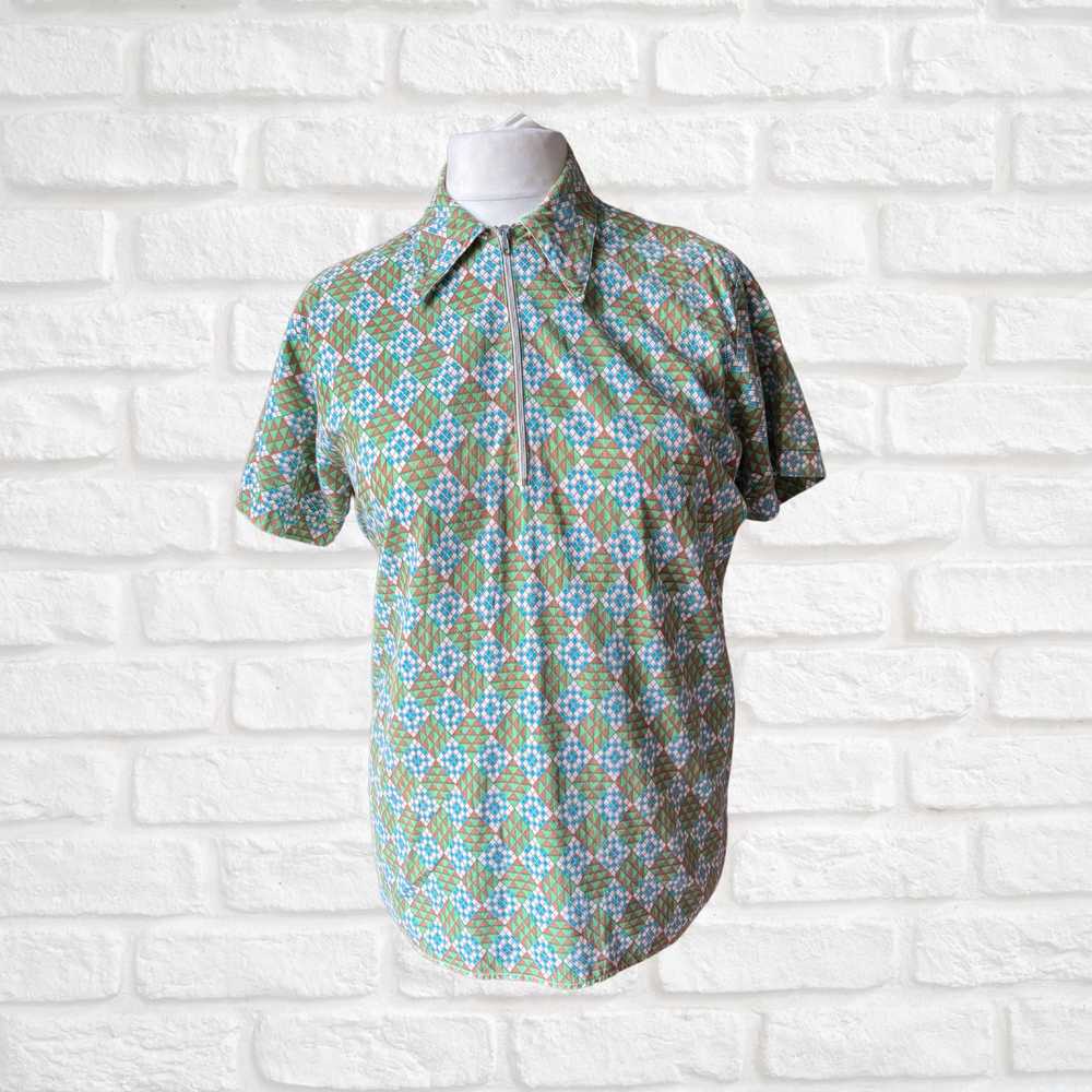 70s Cotton Geometric Print Shirt with Zip - Class… - image 7