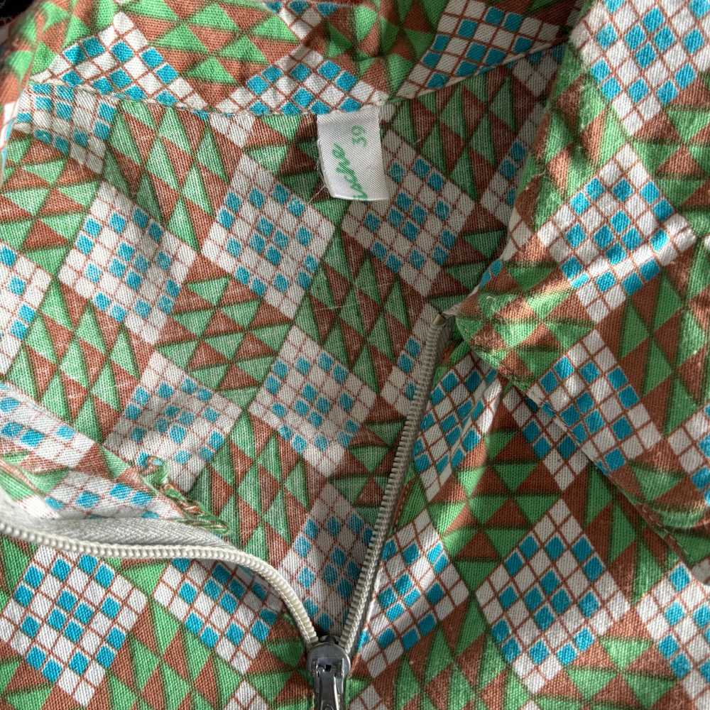 70s Cotton Geometric Print Shirt with Zip - Class… - image 8