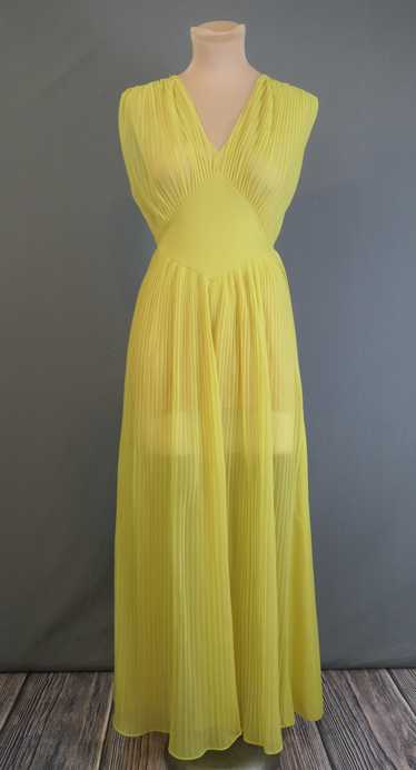 Vintage 1950s Yellow Green Nightgown with Sheer Cr