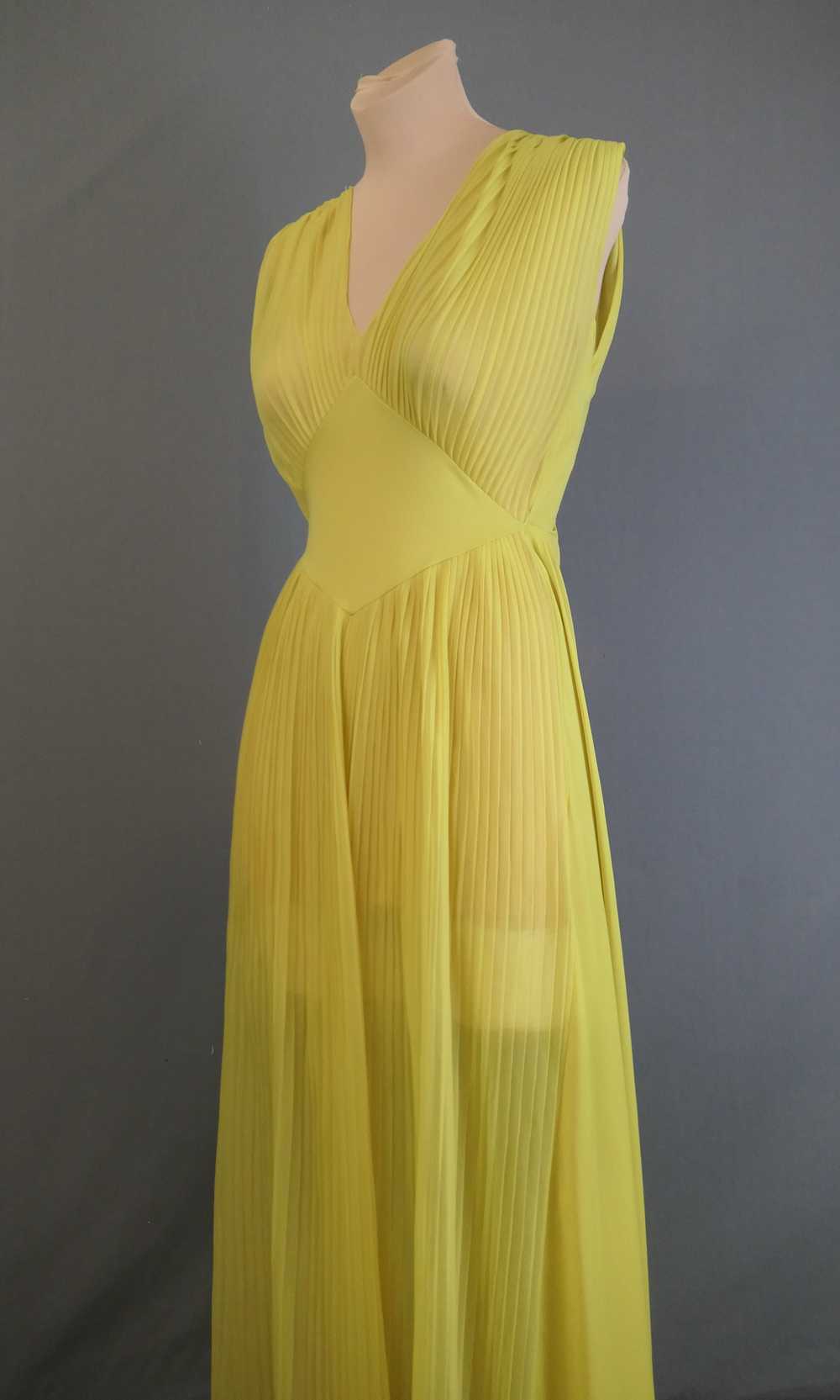 Vintage 1950s Yellow Green Nightgown with Sheer C… - image 7