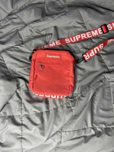 Supremeボディバッグ　BOXロゴ 3521c68bd1840c125cf4b090c40bfb