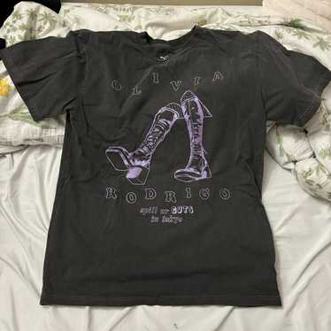 olivia rodrigo spill ur guts in tokyo t-shirt - image 1