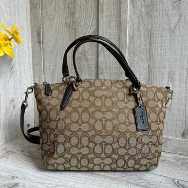 Coach Signature Small Kelsey