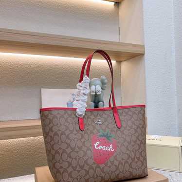 Coach tote bags