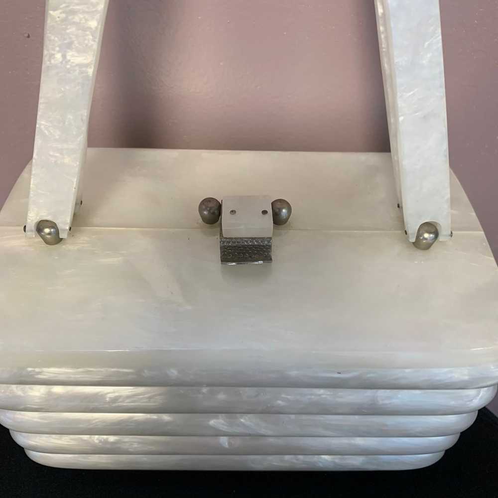 Vintage 1950’s Llewellyn Inc. pearly lucite purse - image 4