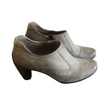 Ecco Gray Sculptured Side Zip Cone Heel Ankle Boot