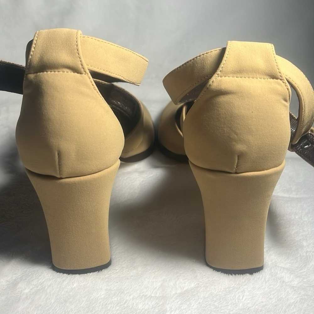 Vintage Glacee tan chunky heels - image 4