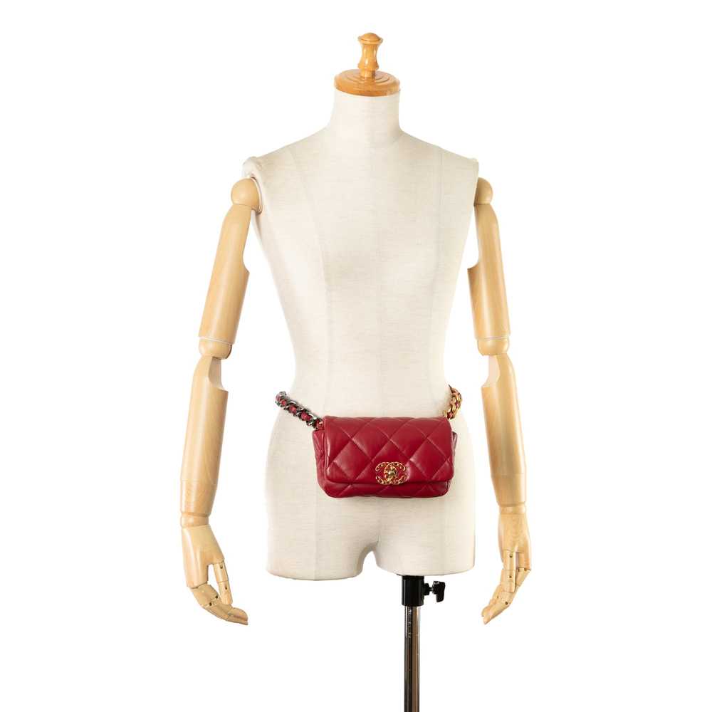 Red Chanel Lambskin 19 Belt Bag - image 8