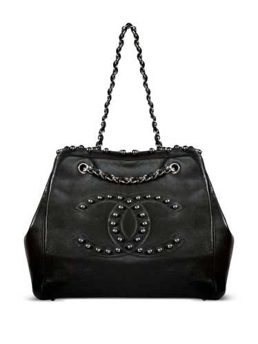 CHANEL Pre-Owned 2008 CC-studded leather tote bag 