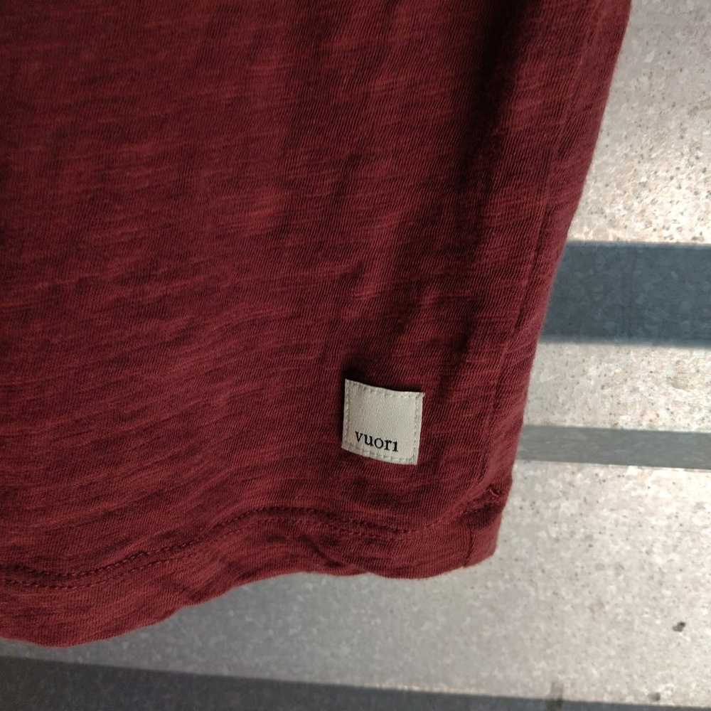Men's Vuori pocket T-Shirt size medium - image 3
