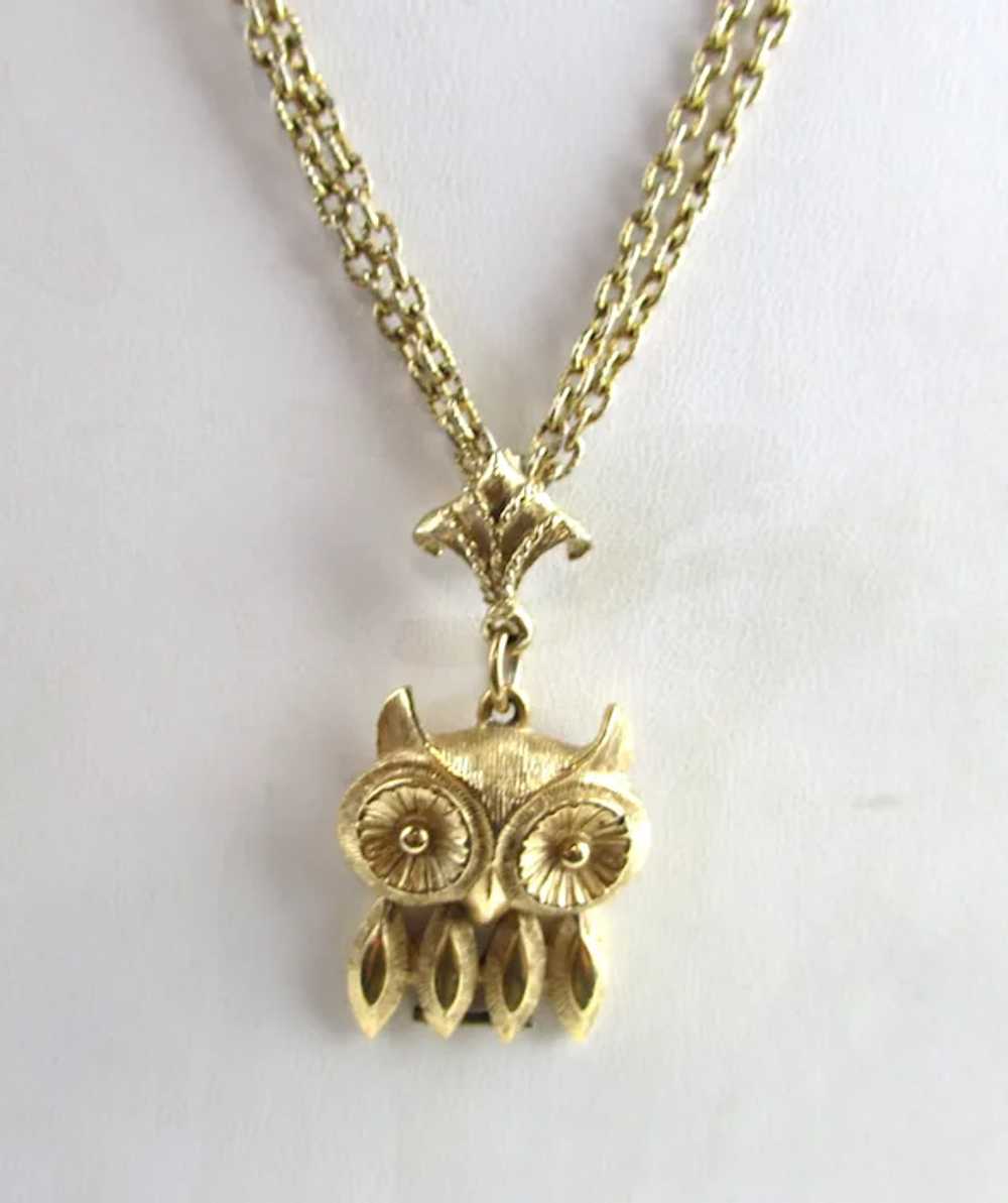 Vintage Avon Gold Tone Owl Pendant on Double Gold… - image 3