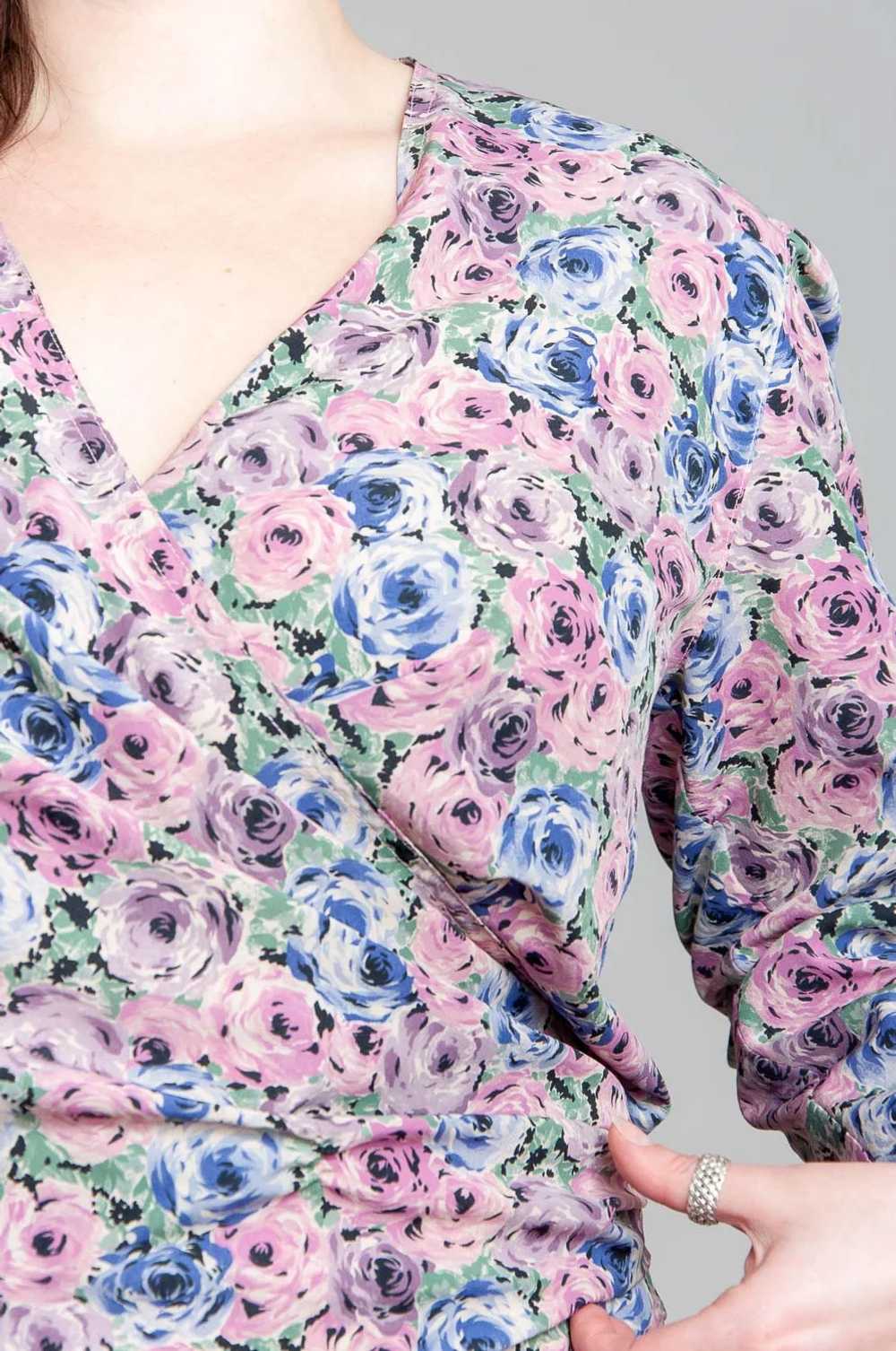 Asymmetric wrap blouse with floral pattern Purple… - image 5