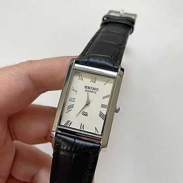 Vintage Style Seiko Quartz Mens Silver Watch & Bla