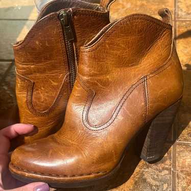 Frye Leather ankle boots size 6M