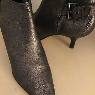 Donald J. Pliner women leather Lure heel boots US 