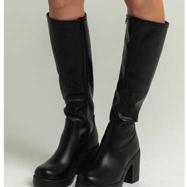 knee high black boots