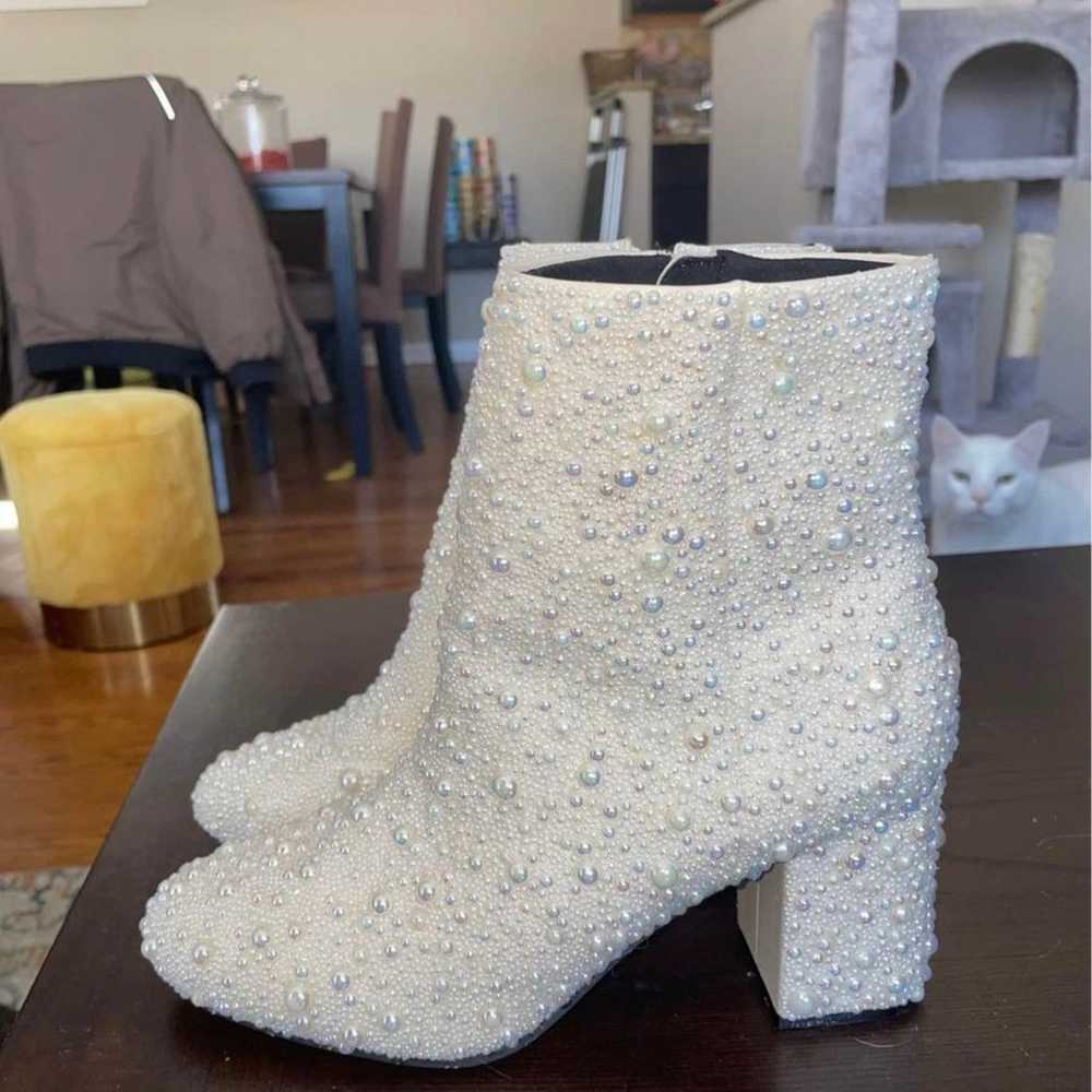 Pearl white ankle boots - image 3