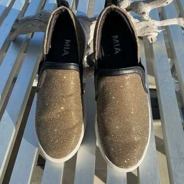 MIA SPARKLY GOLD & BLACK LOAFERS in size 7. Excell