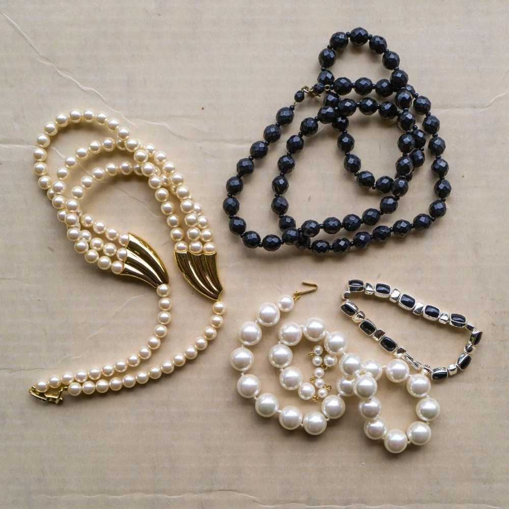 Small Lot Necklace Bracelet Faux Pearl Costume Je… - image 1