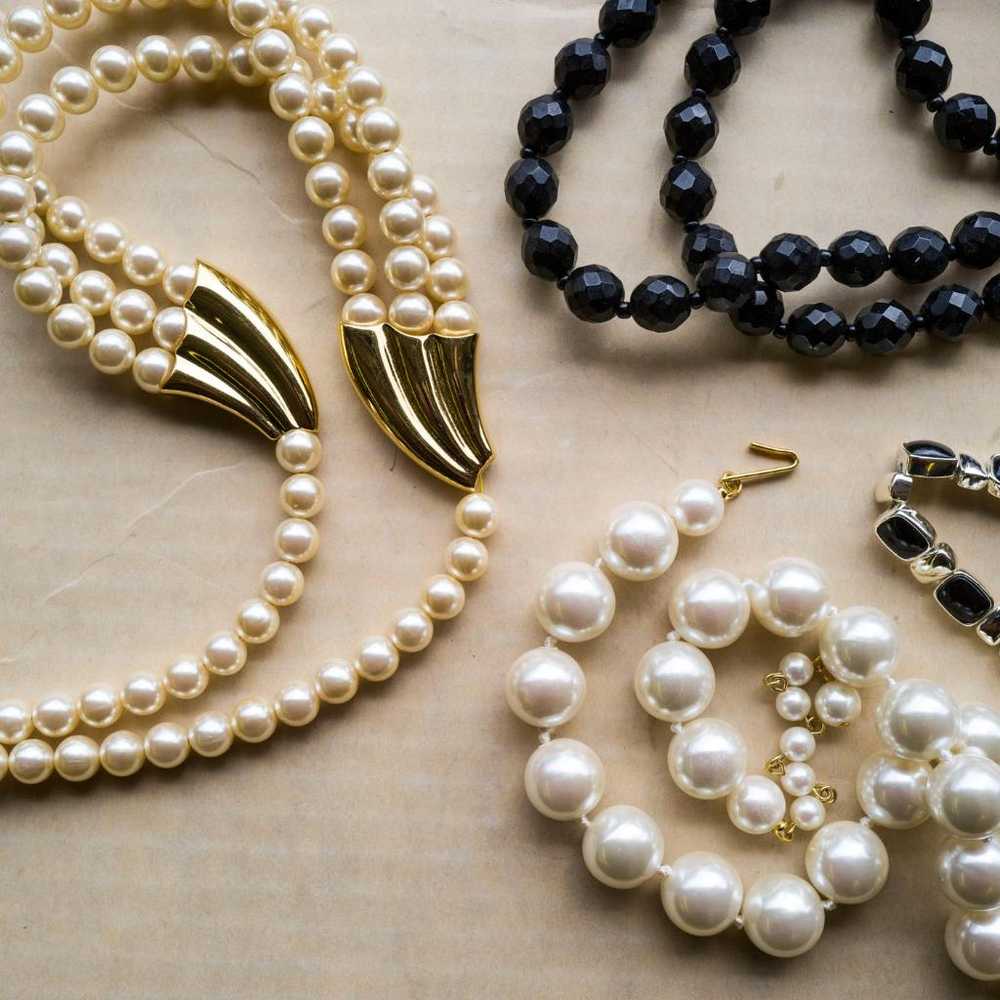 Small Lot Necklace Bracelet Faux Pearl Costume Je… - image 2