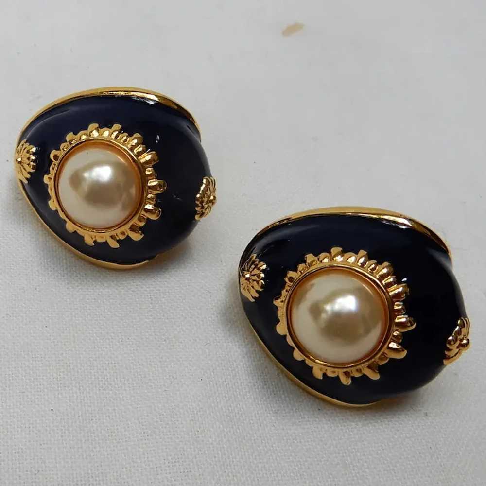 Joan Rivers Navy Blue Enamel Gold Tone and Faux P… - image 6