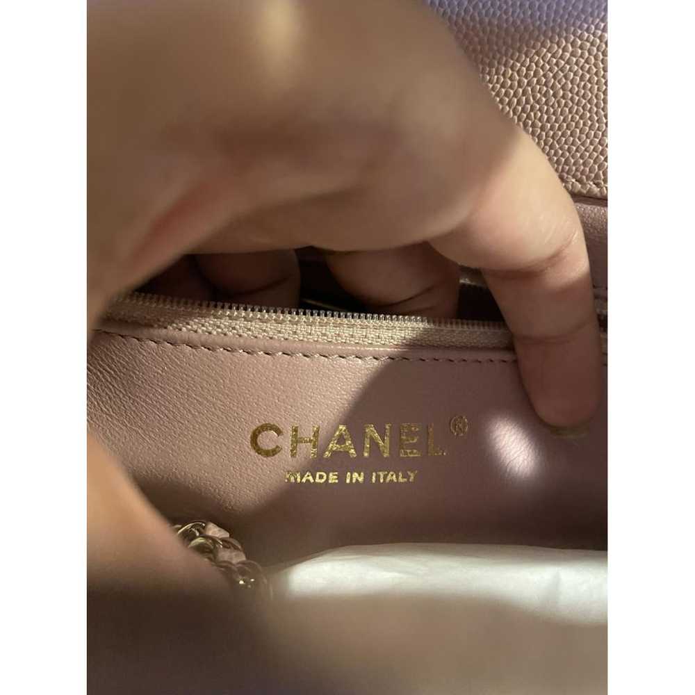 Chanel Business Affinity leather handbag - image 11