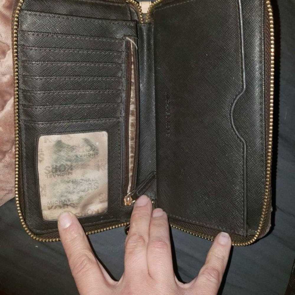 Michael kors matching purse & wallet - image 3
