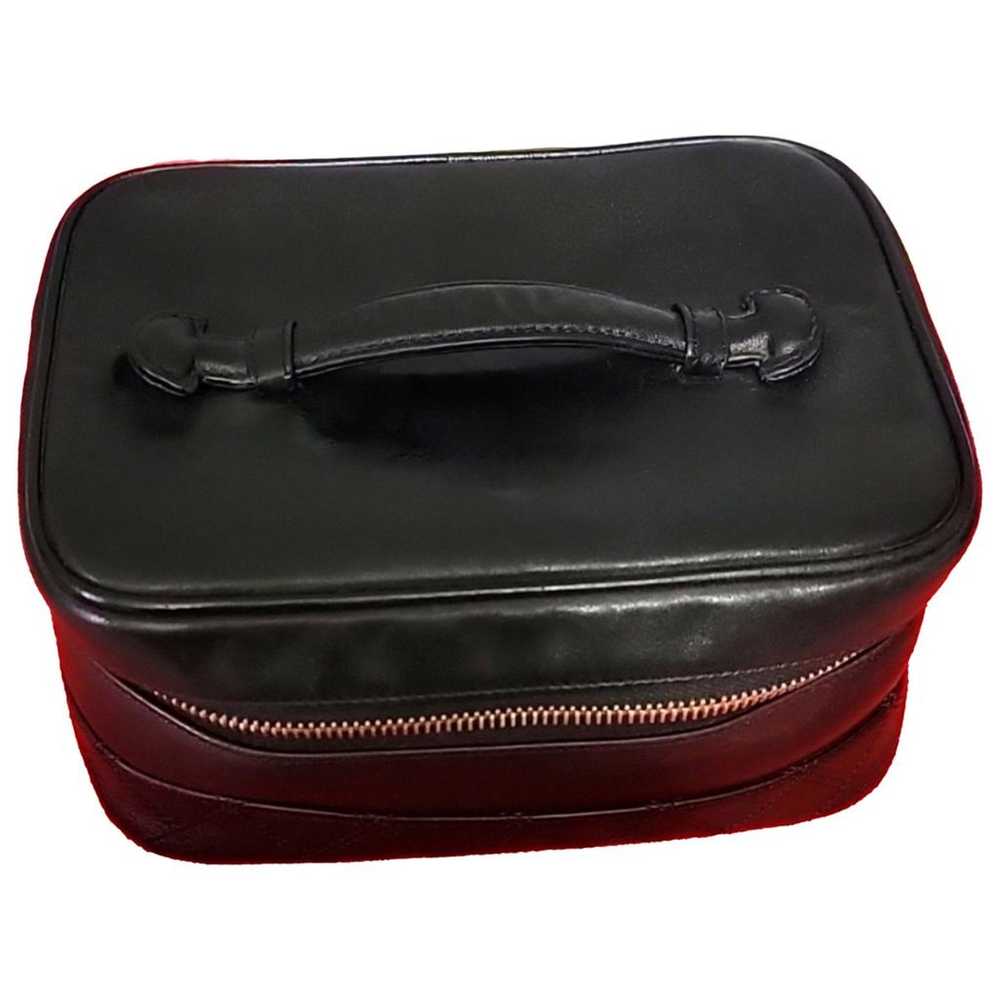 Chanel Leather vanity case - image 1