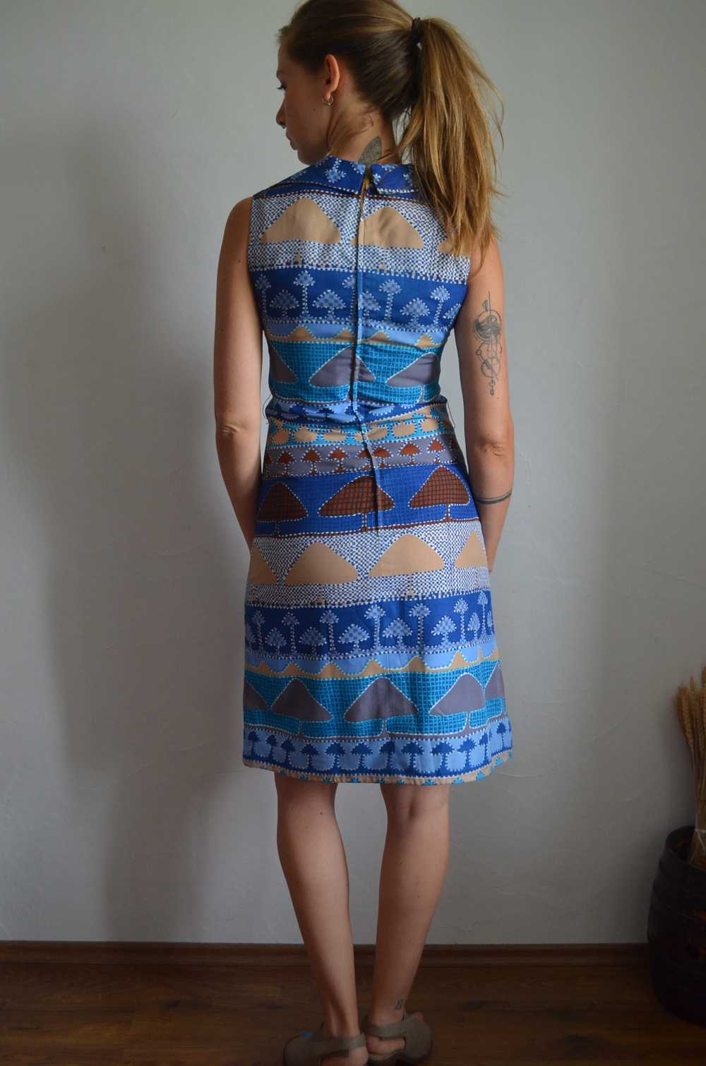 Robe midi à motifs - image 5