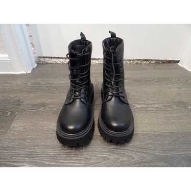 Dolce Vita women's size 6 lace-up combat boots