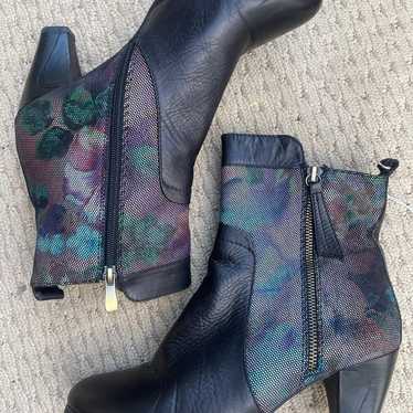 lartiste L’ATISTE floral Moonlight Leather boots F