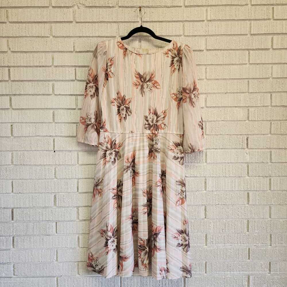 1980's Sheer Poly Floral Pleated Dress - image 1