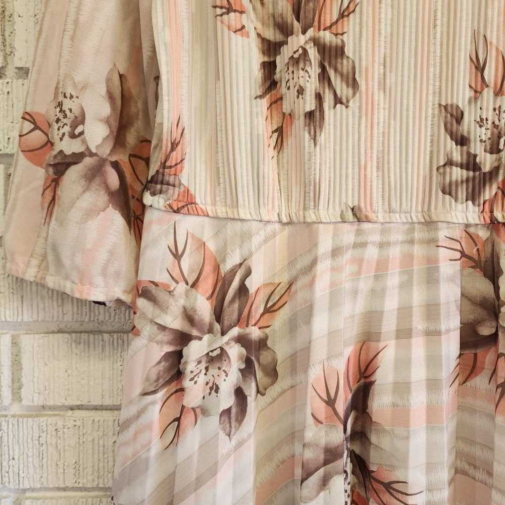 1980's Sheer Poly Floral Pleated Dress - image 3