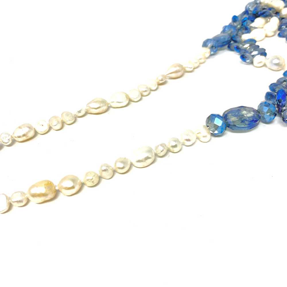 Faux Pearl and Blue Beads Necklace - image 3