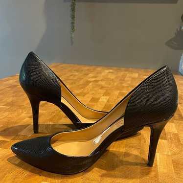 Jessica Simpson Black Faux Snake Embossed pumps si