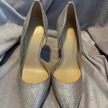 Michael Kors gold pumps