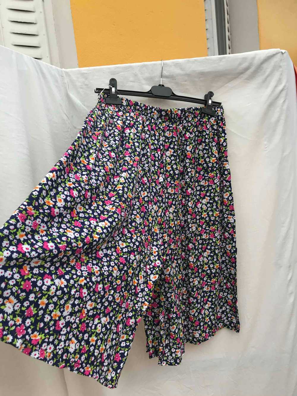 Jupe culotte à fleurs - image 3